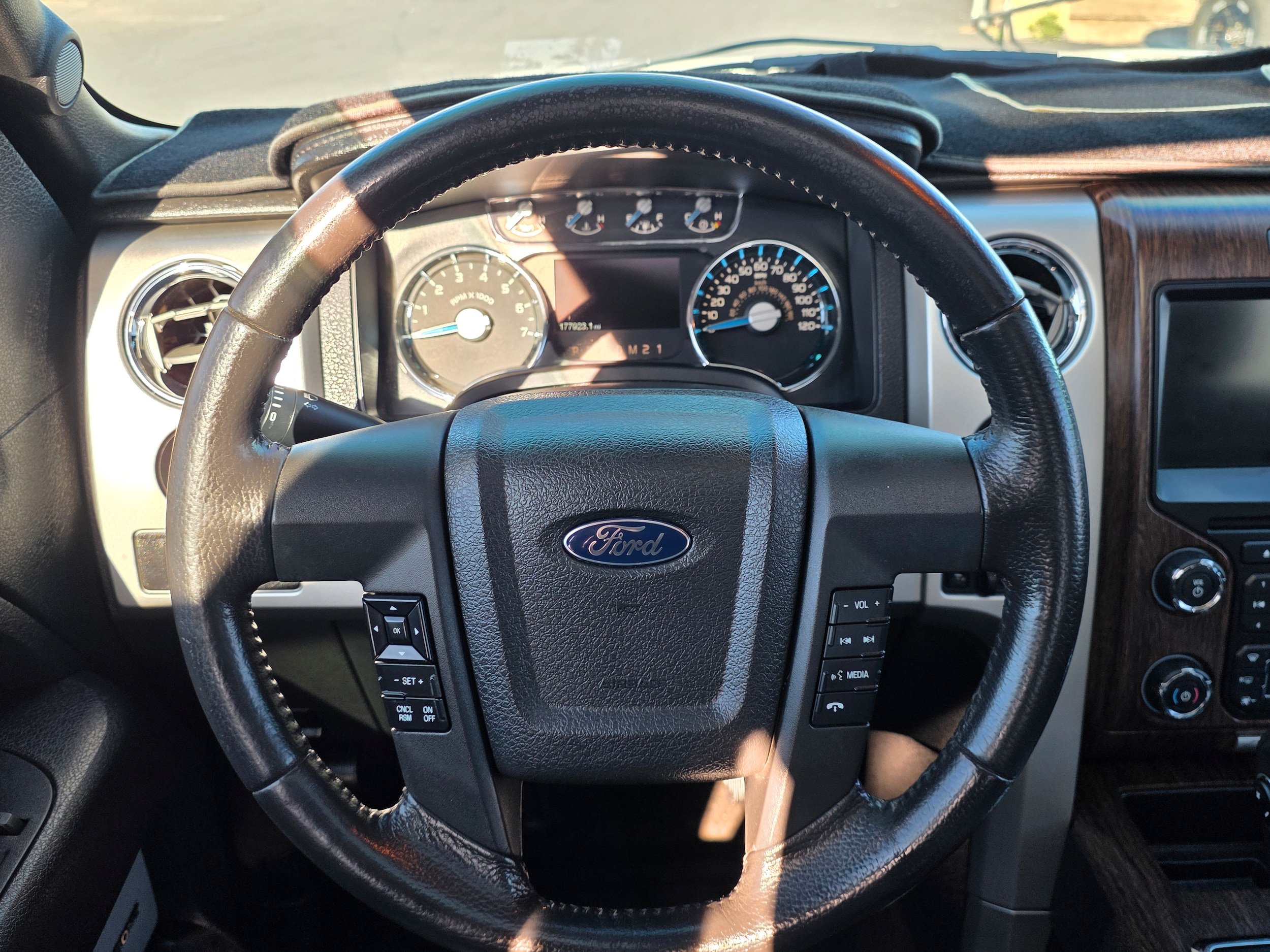 Used 2013 Ford F150 Lariat w/ Lariat Chrome Pkg AWD/4WD image 17