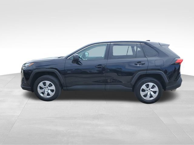 Used 2024 Toyota RAV4 LE AWD/4WD image 7