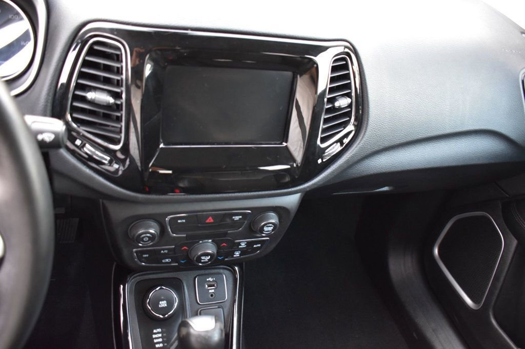 Used 2019 Jeep Compass Latitude image 33