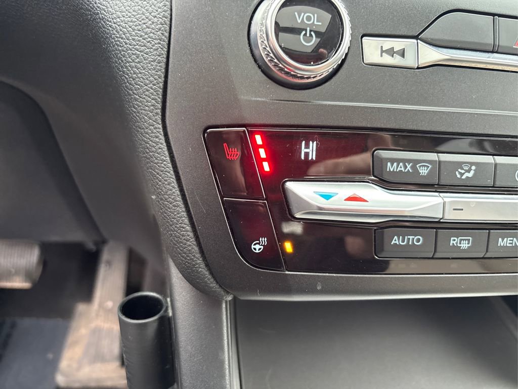 Used 2020 Ford Explorer XLT w/ Equipment Group 202A image 35