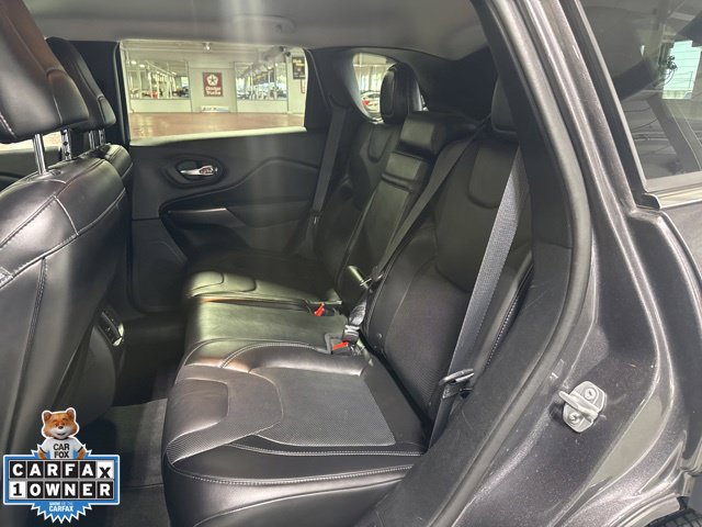 Used 2019 Jeep Cherokee Limited w/ Technology Group AWD/4WD image 18