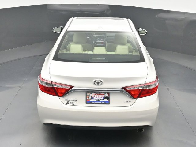 Used 2017 Toyota Camry XLE w/ Moonroof Package FWD image 32