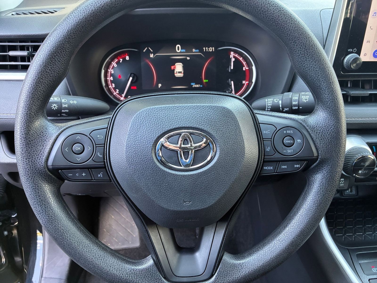 Used 2025 Toyota RAV4 XLE w/ Convenience Package AWD/4WD image 29