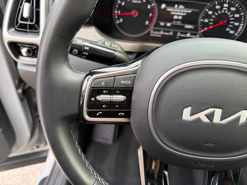 Certified 2023 Kia Sorento S w/ Panoramic Sunroof Package AWD/4WD image 18
