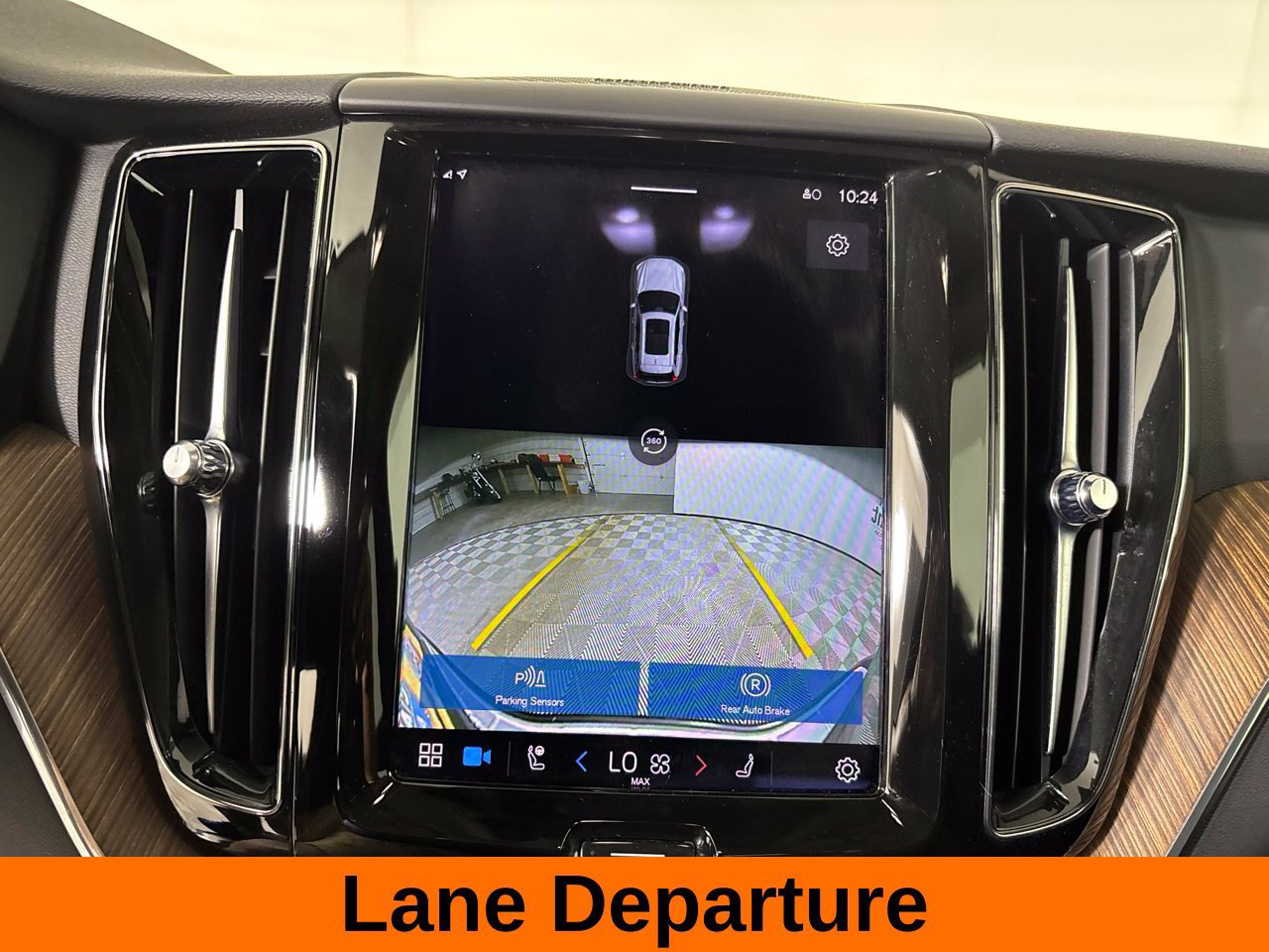 Used 2023 Volvo XC60 B5 Plus AWD/4WD image 18