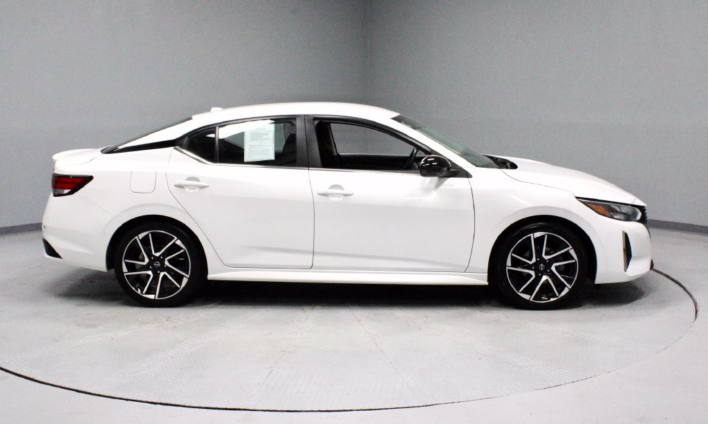 Certified 2025 Nissan Sentra SR FWD image 6
