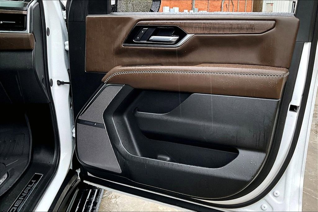 Used 2026 GMC Yukon XL Denali Ultimate w/ LPO, Floor Liner Package AWD/4WD image 26