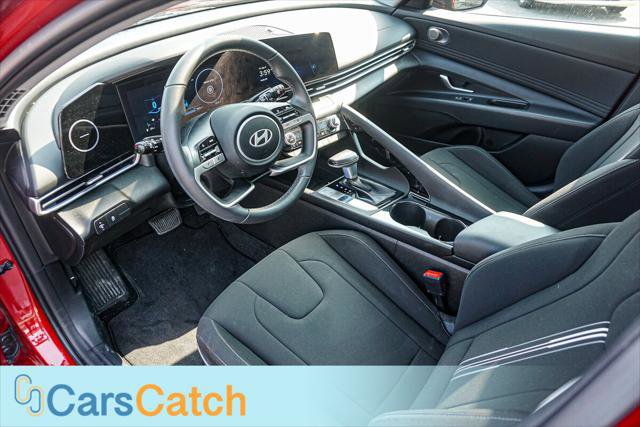 Used 2025 Hyundai Elantra SEL image 18