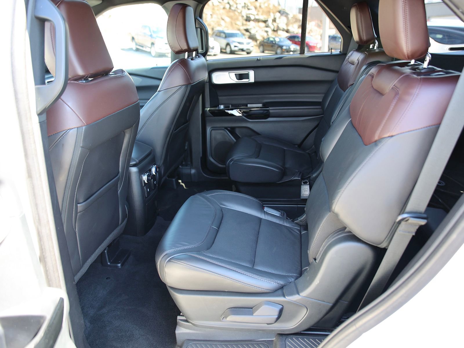 Certified 2022 Ford Explorer Platinum w/ Equipment Group 601A image 24