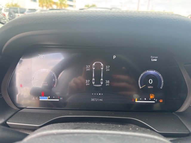 Used 2022 Jeep Grand Cherokee L Limited w/ Black Appearance Package image 16