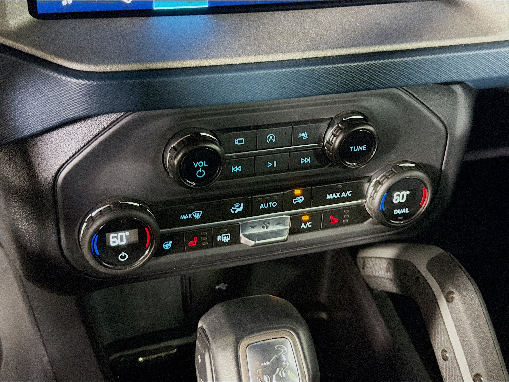 Used 2024 Ford Bronco Outer Banks AWD/4WD image 24