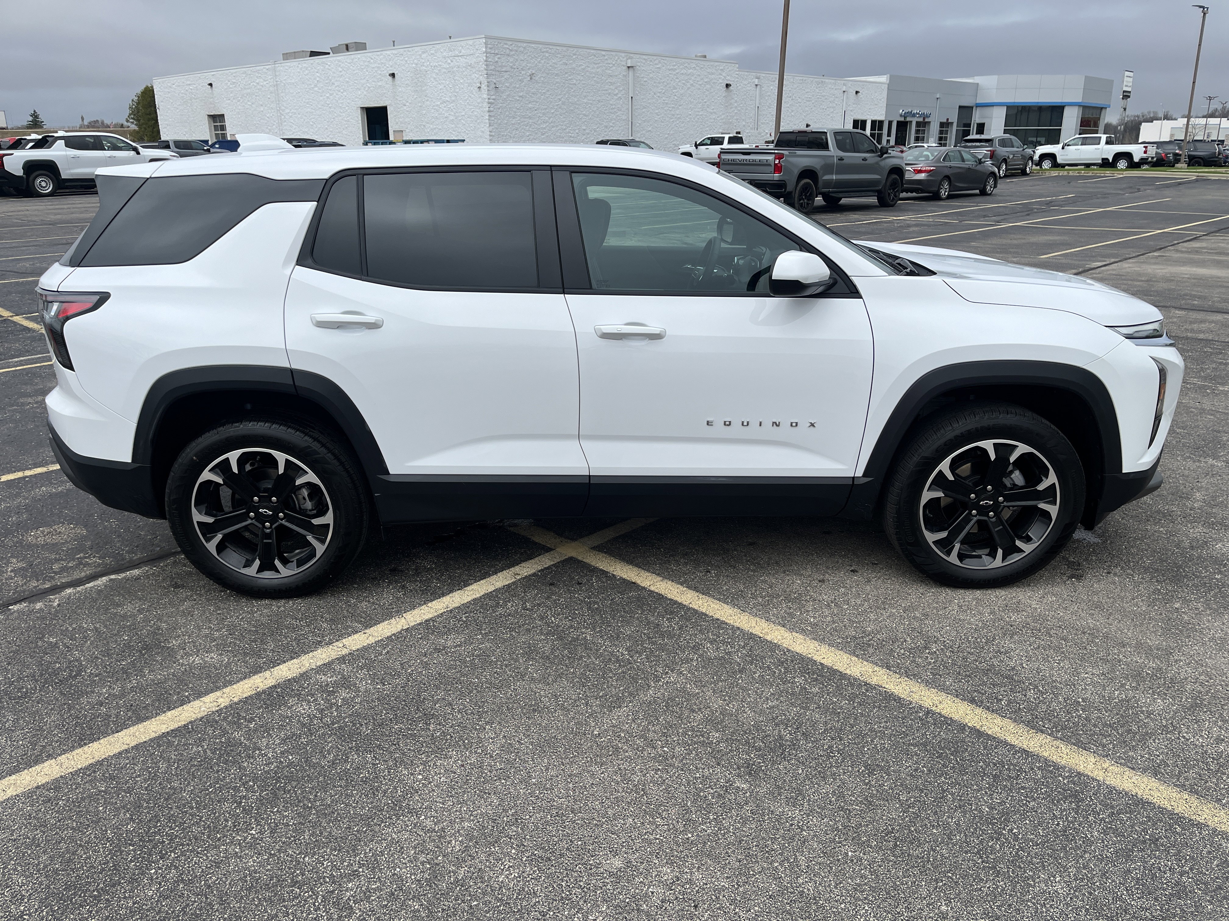 Used 2026 Chevrolet Equinox LT w/ Convenience Package II image 7