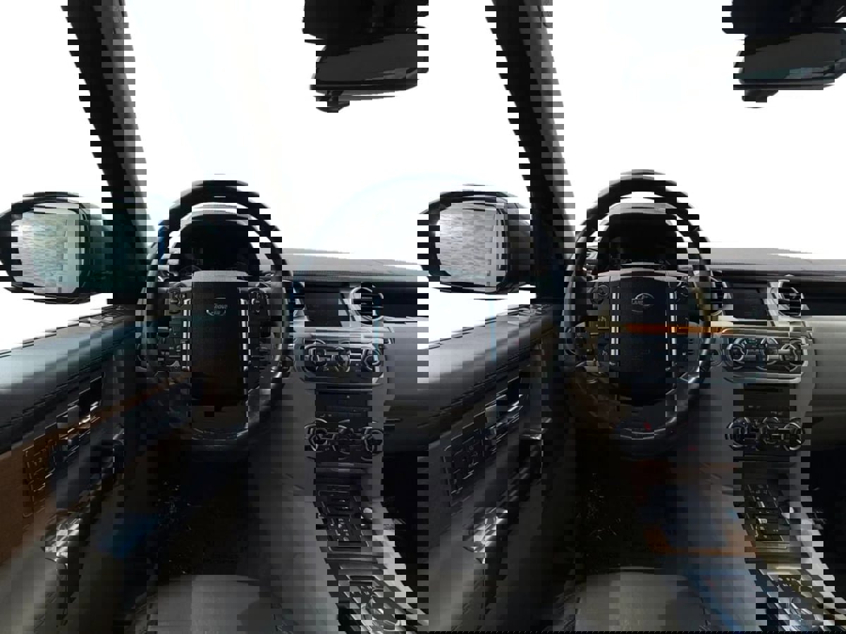 Used 2016 Land Rover LR4 HSE LUX image 13