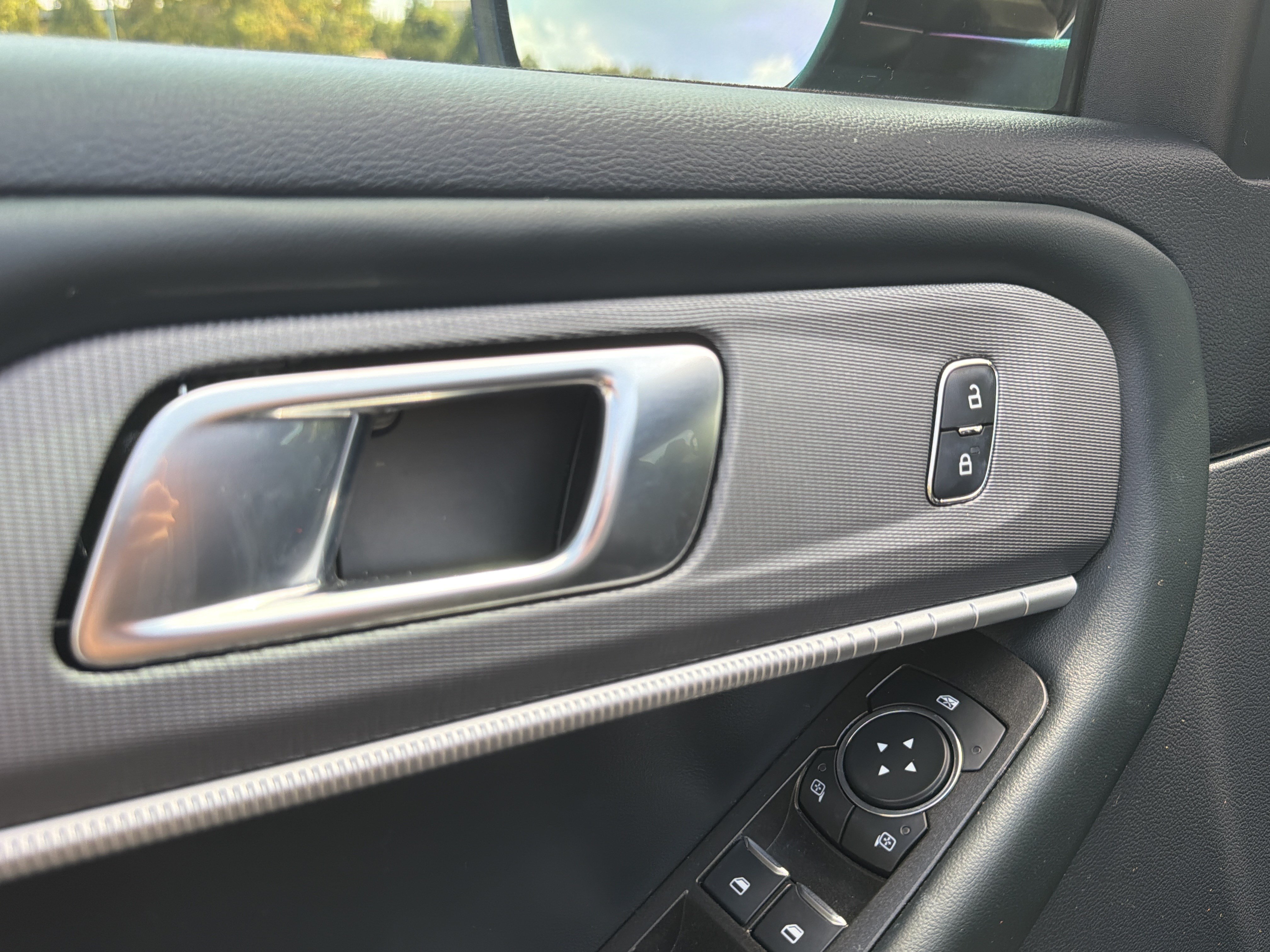 Used 2025 Ford Explorer ST-Line RWD image 24