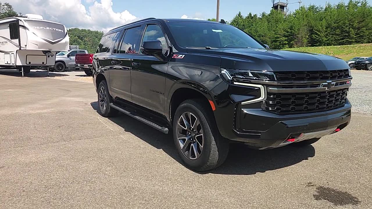 Used 2021 Chevrolet Suburban Z71 w/ Z71 Signature Package AWD/4WD image 8