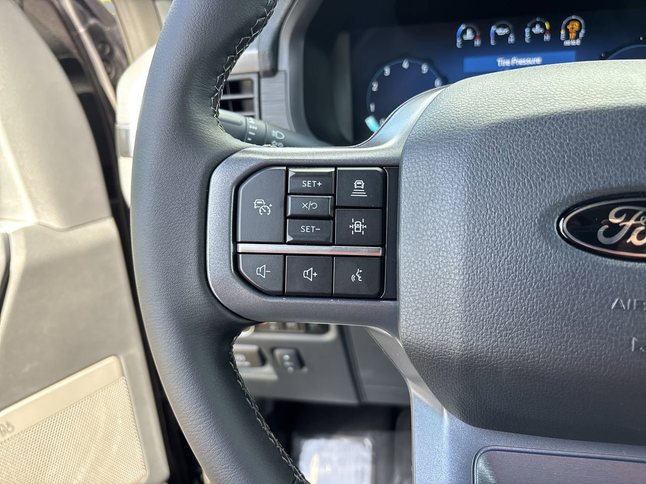 New 2025 Ford F150 XLT w/ Equipment Group 303A High image 32