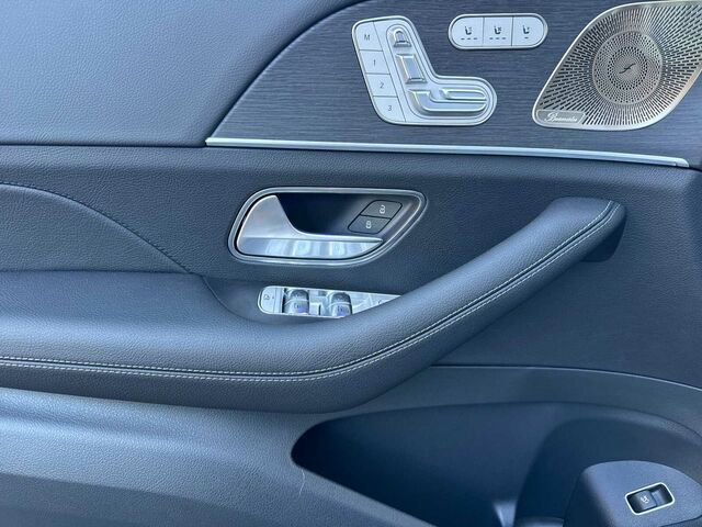 New 2026 Mercedes-Benz GLS 450 4MATIC image 11