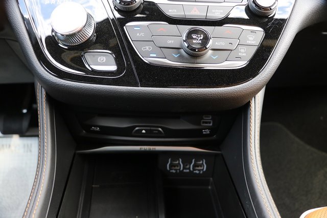 New 2023 Chrysler Pacifica Pinnacle FWD image 21