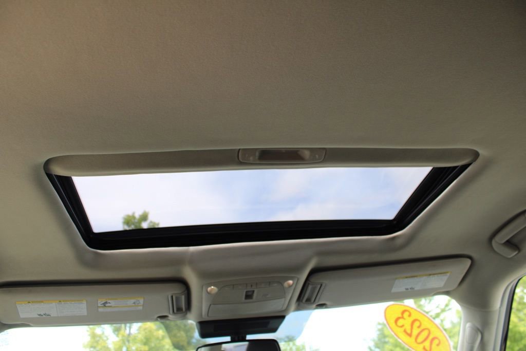 Used 2023 Nissan Armada SL image 30