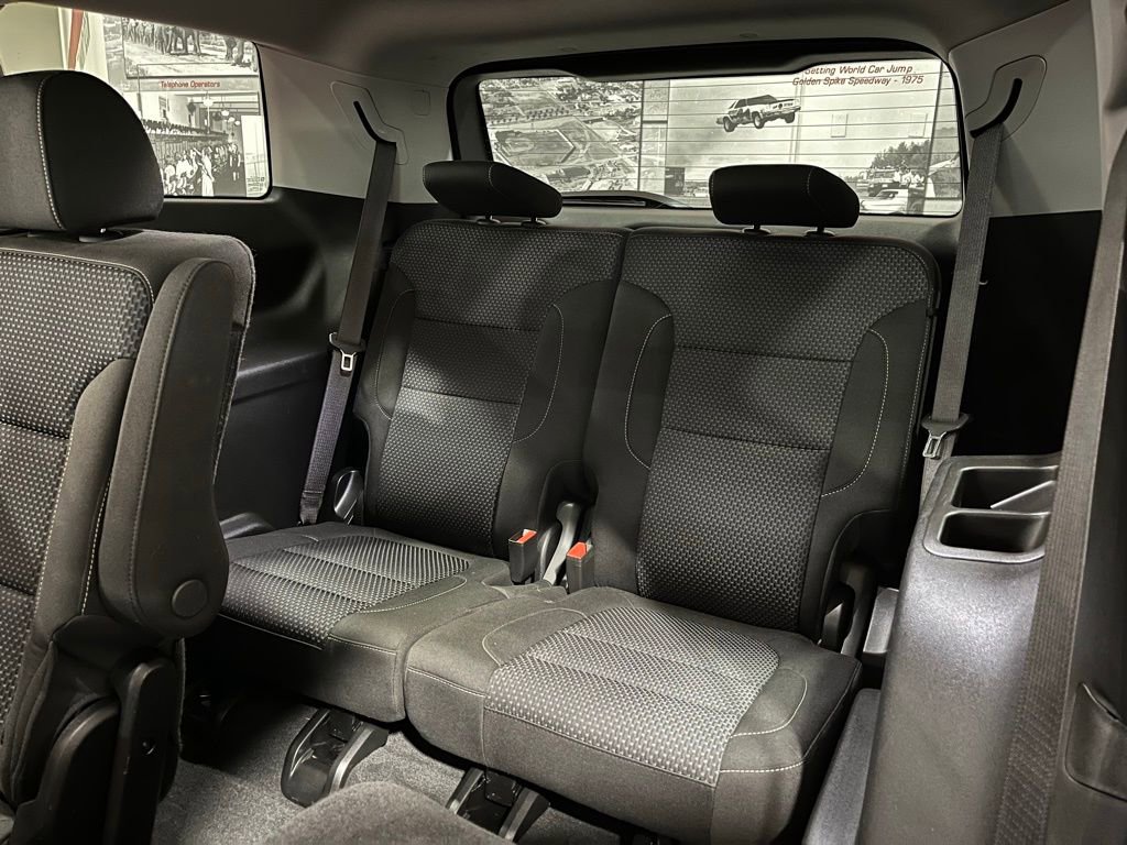 Certified 2023 GMC Acadia SLE w/ Driver Convenience Package image 15