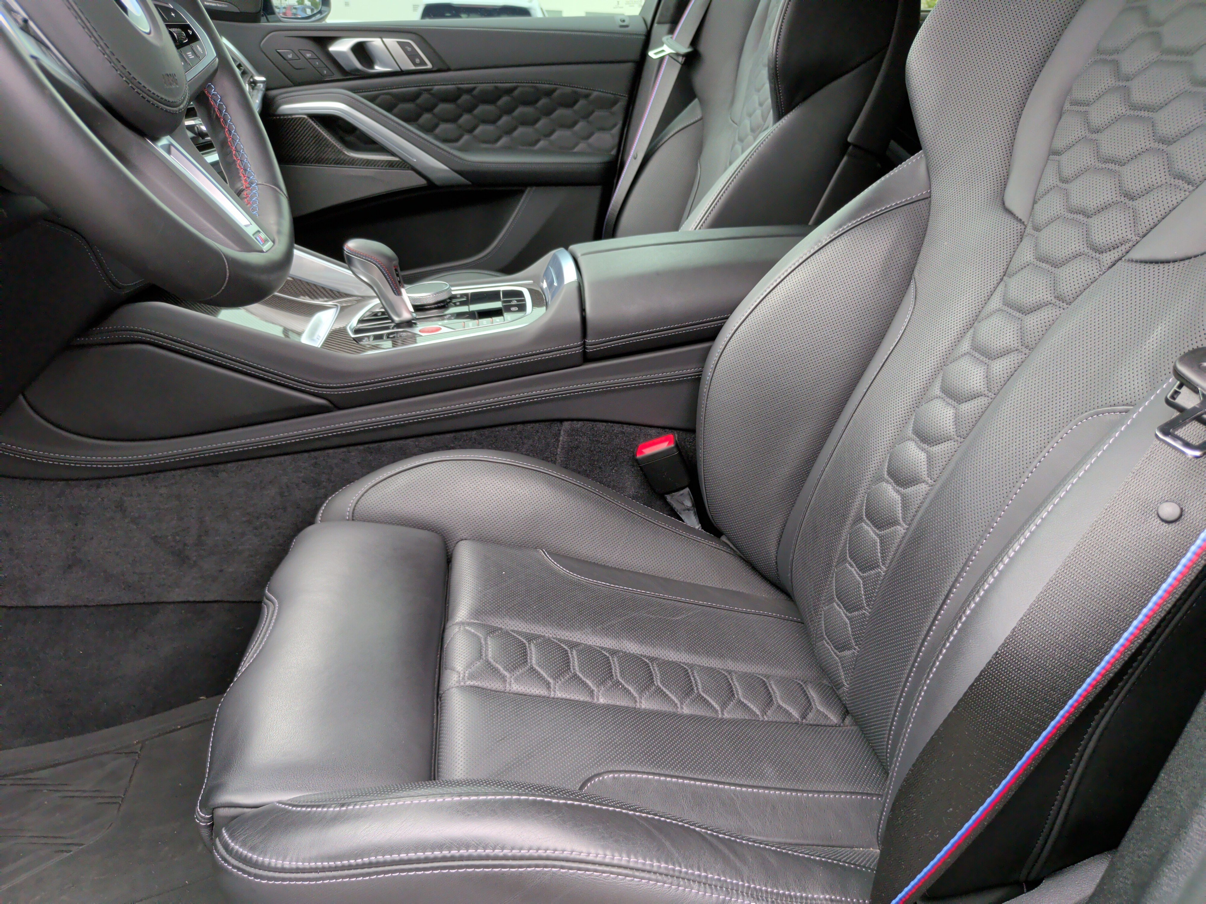 Used 2024 BMW X6 M Competition w/ Executive Package AWD/4WD image 28