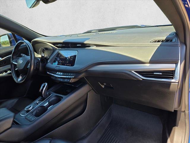 Used 2021 Cadillac XT4 Premium Luxury FWD image 22