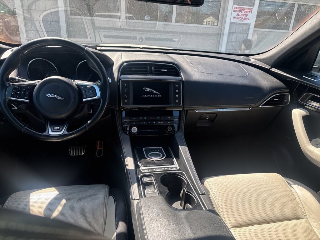 Used 2017 Jaguar F-PACE R-Sport AWD/4WD image 30