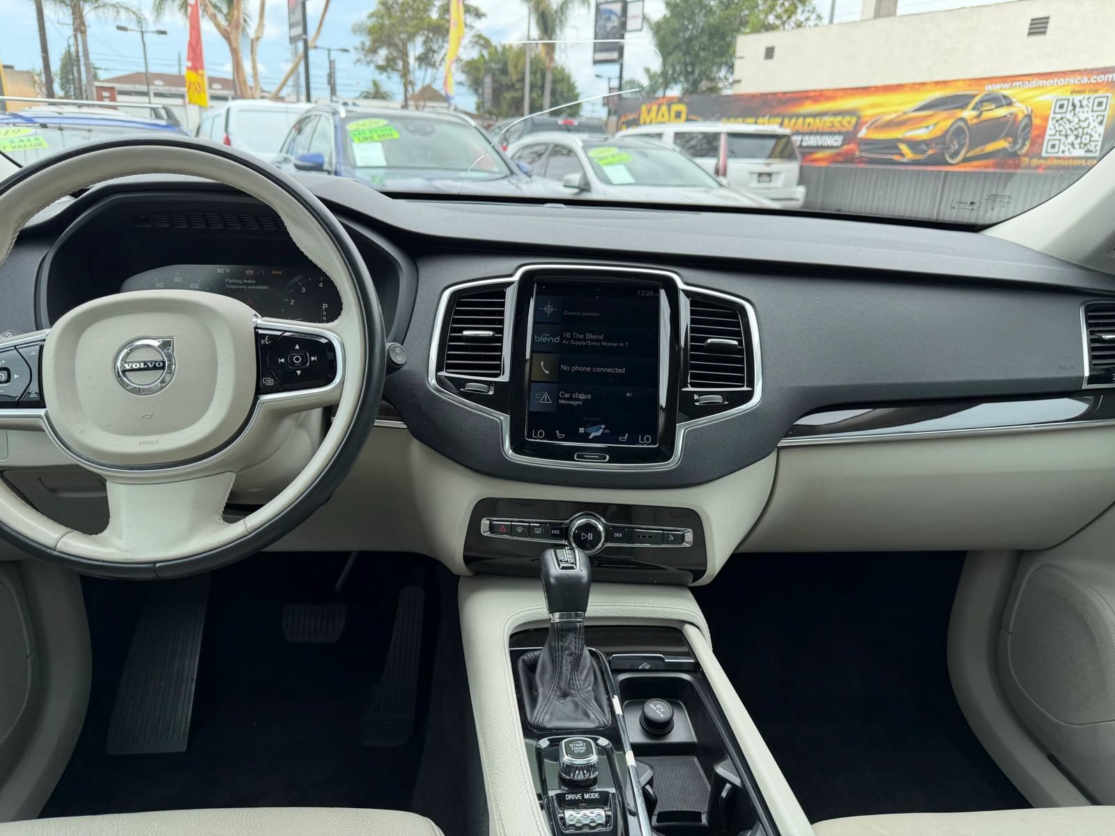 Used 2018 Volvo XC90 T6 Momentum w/ Convenience Package AWD/4WD image 9