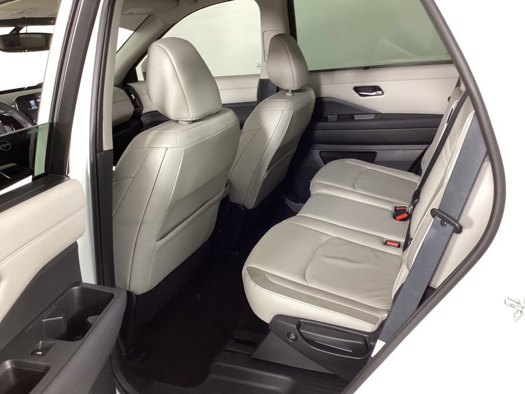 Used 2022 Nissan Pathfinder SL AWD/4WD image 33