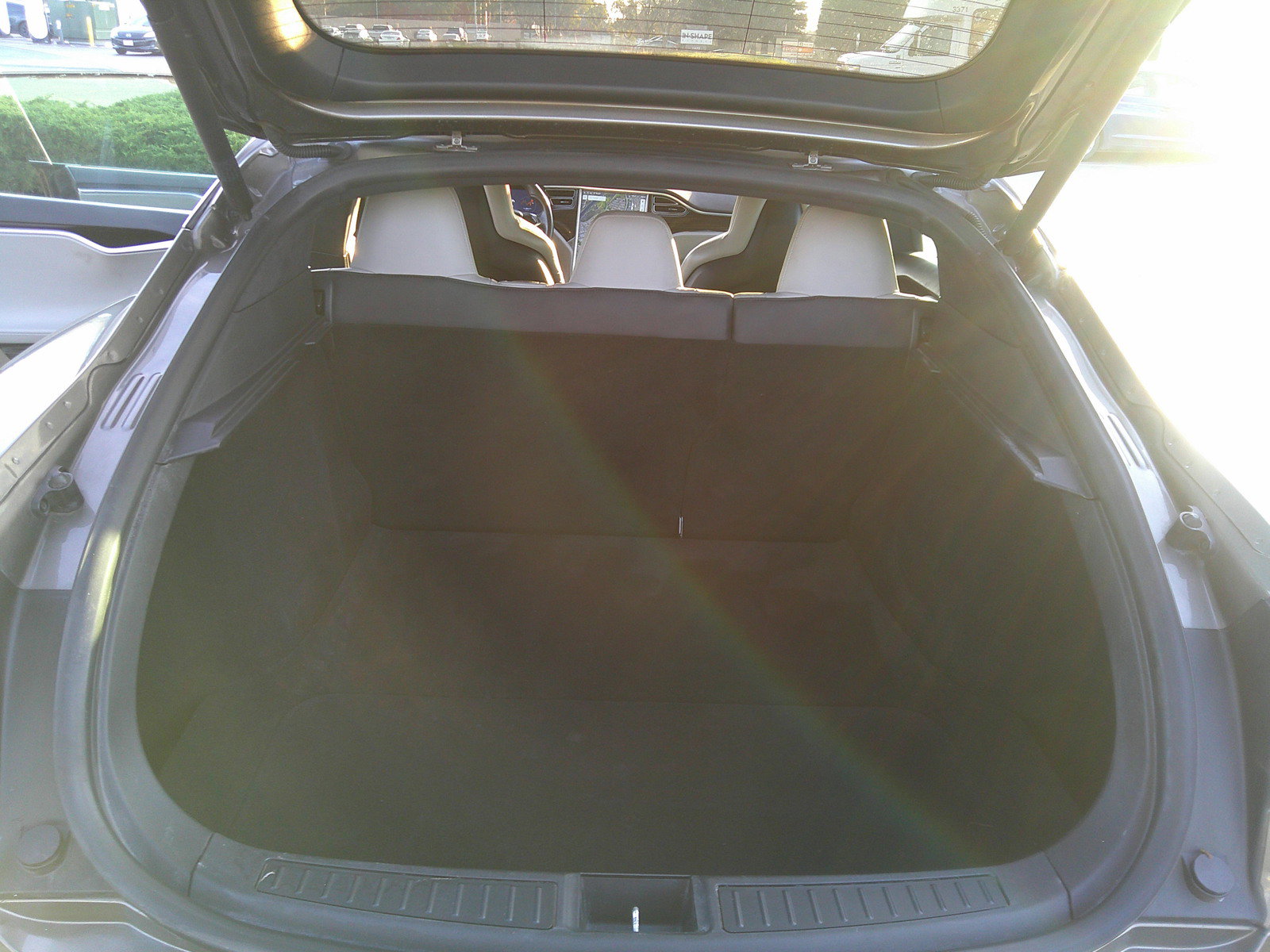 Used 2015 Tesla Model S 85 image 11