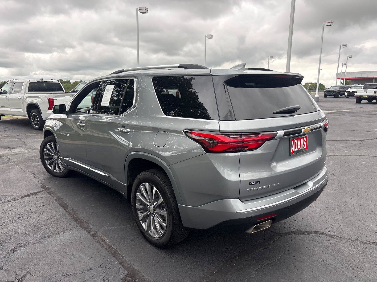 Used 2023 Chevrolet Traverse Premier AWD/4WD image 8