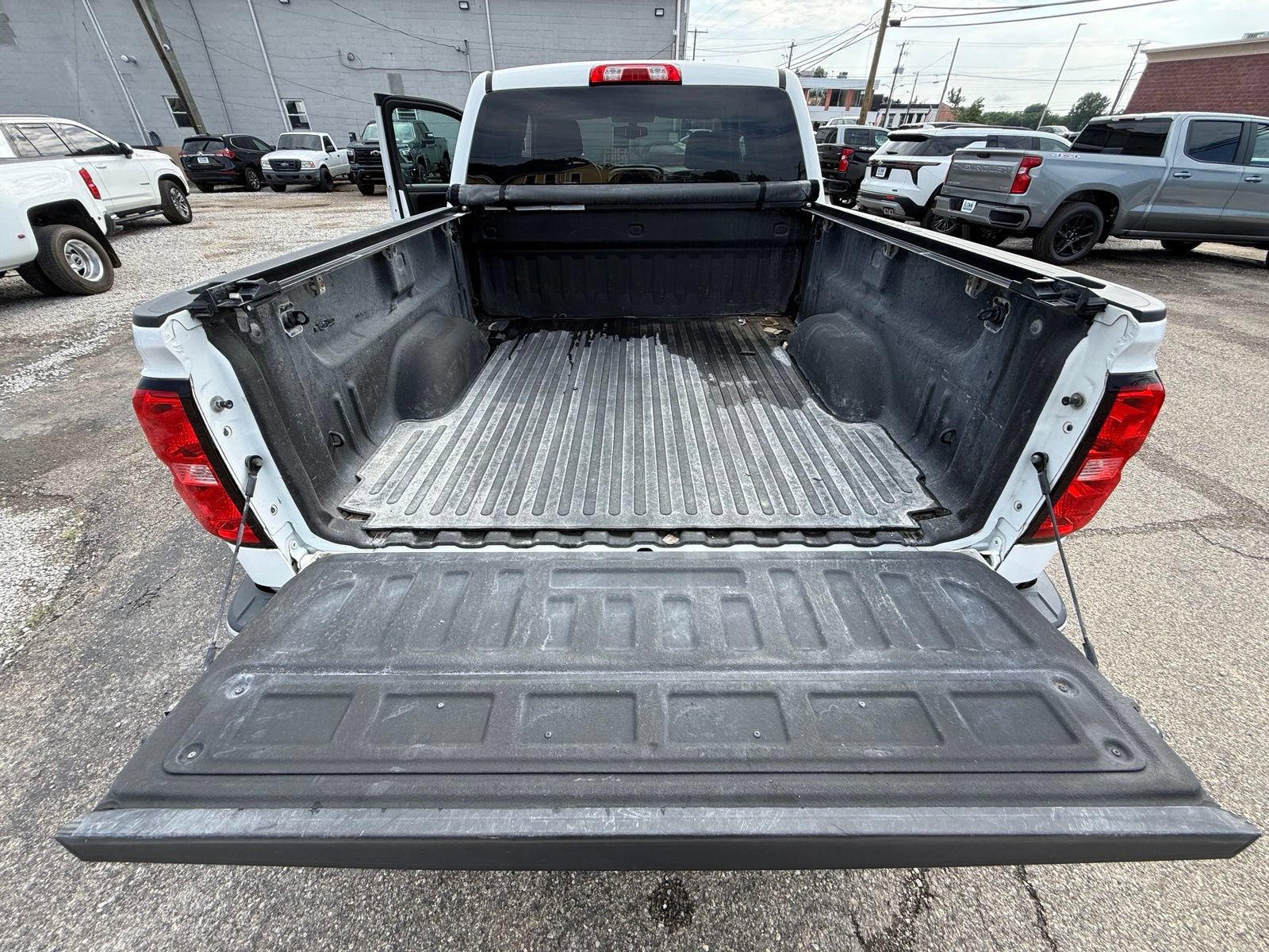 Used 2018 Chevrolet Silverado 1500 LT w/ All Star Edition AWD/4WD image 27