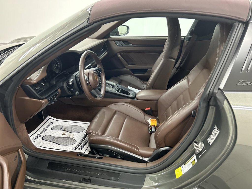 Certified 2022 Porsche 911 Targa 4 GTS AWD/4WD image 9