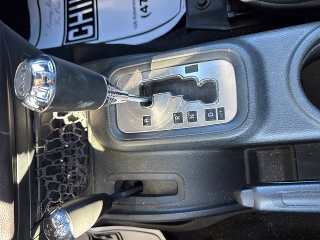 Used 2018 Jeep Wrangler Unlimited Sahara AWD/4WD image 27