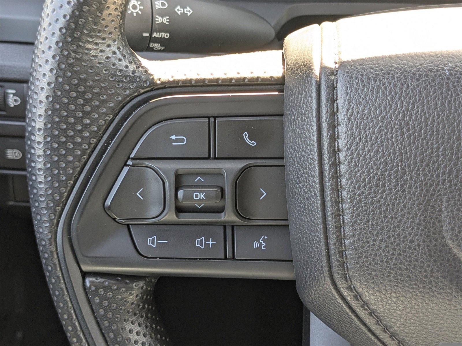 Used 2025 Toyota Tacoma SR image 27