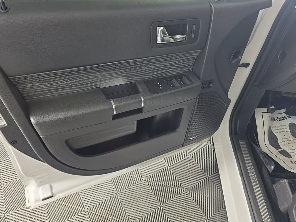 Used 2016 Ford Flex Limited w/ Limited Appearance Package image 12