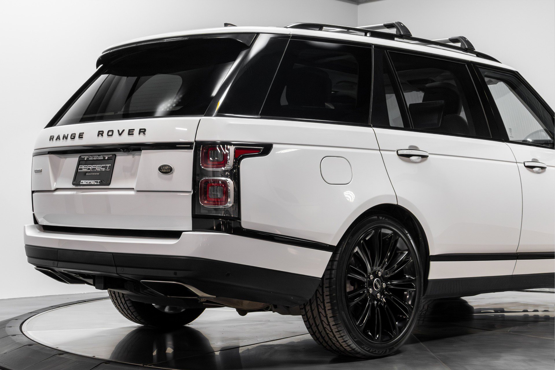 Used 2019 Land Rover Range Rover Long Wheelbase Autobiography image 14