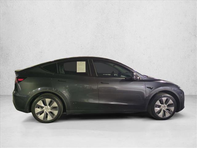 Used 2024 Tesla Model Y 2WD image 4