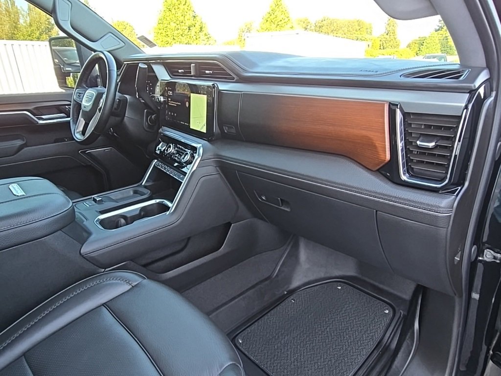 Used 2025 GMC Sierra 3500 Denali image 35