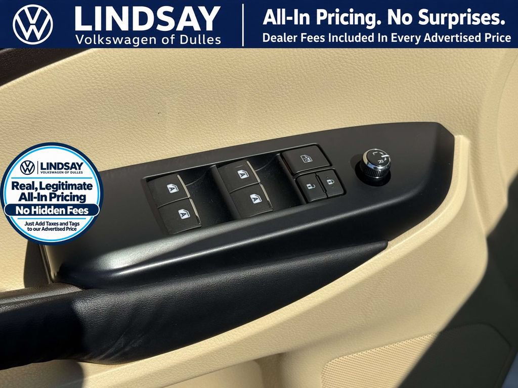 Used 2015 Toyota Highlander Limited AWD/4WD image 10