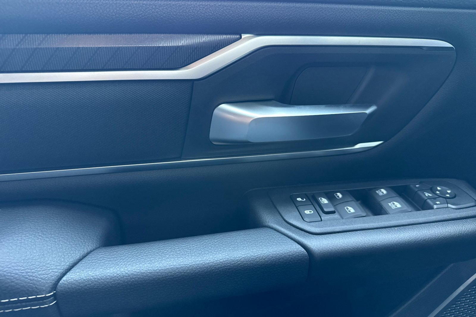 New 2026 RAM 1500 4x4 Crew Cab image 10