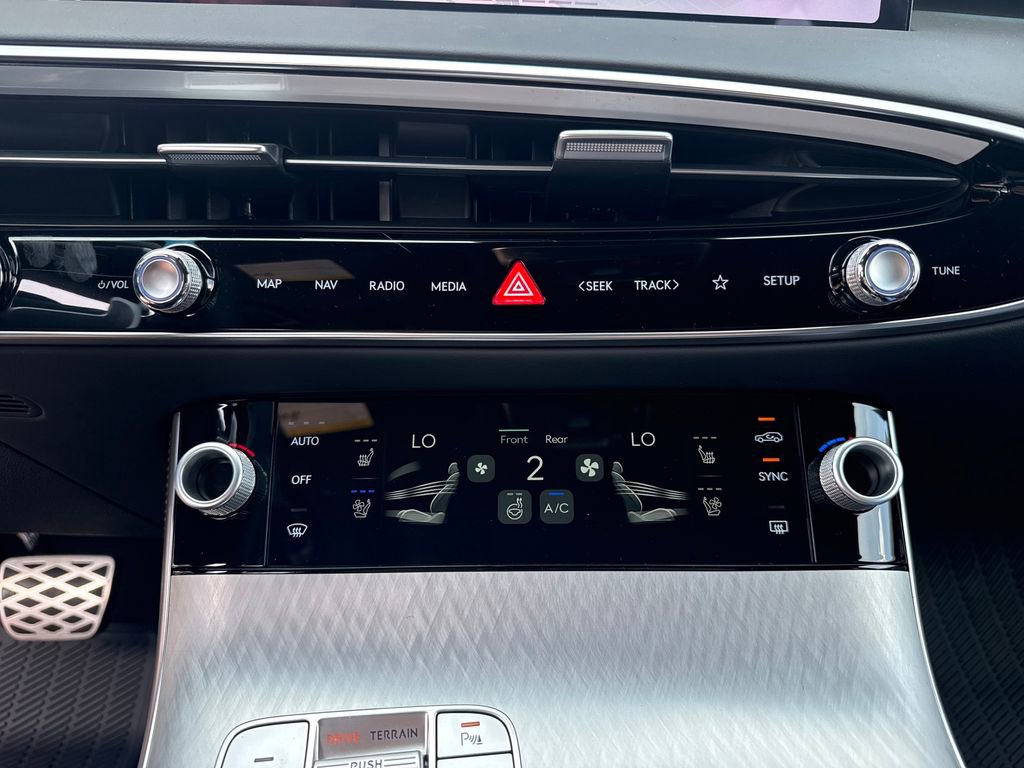 New 2026 Genesis GV70 2.5T Sport Prestige AWD/4WD image 18