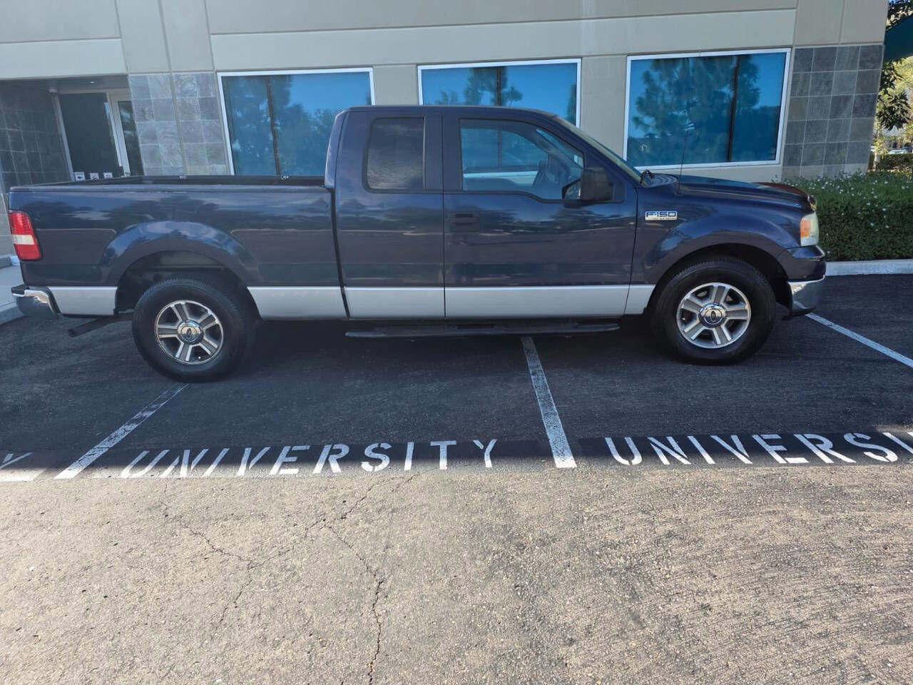 Used 2005 Ford F150 XL RWD image 1