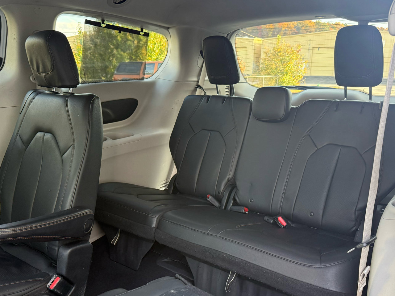 Used 2020 Chrysler Pacifica Touring-L image 25