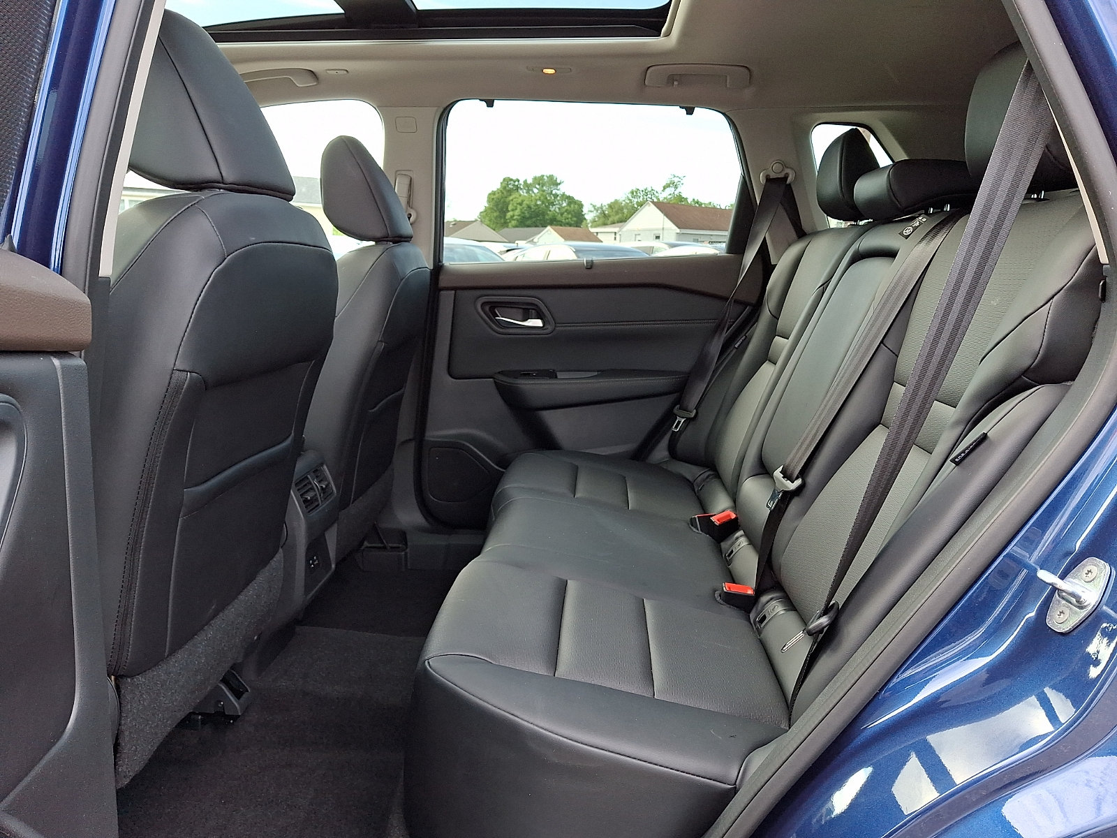 Certified 2022 Nissan Rogue SV w/ SV Premium Package AWD/4WD image 10