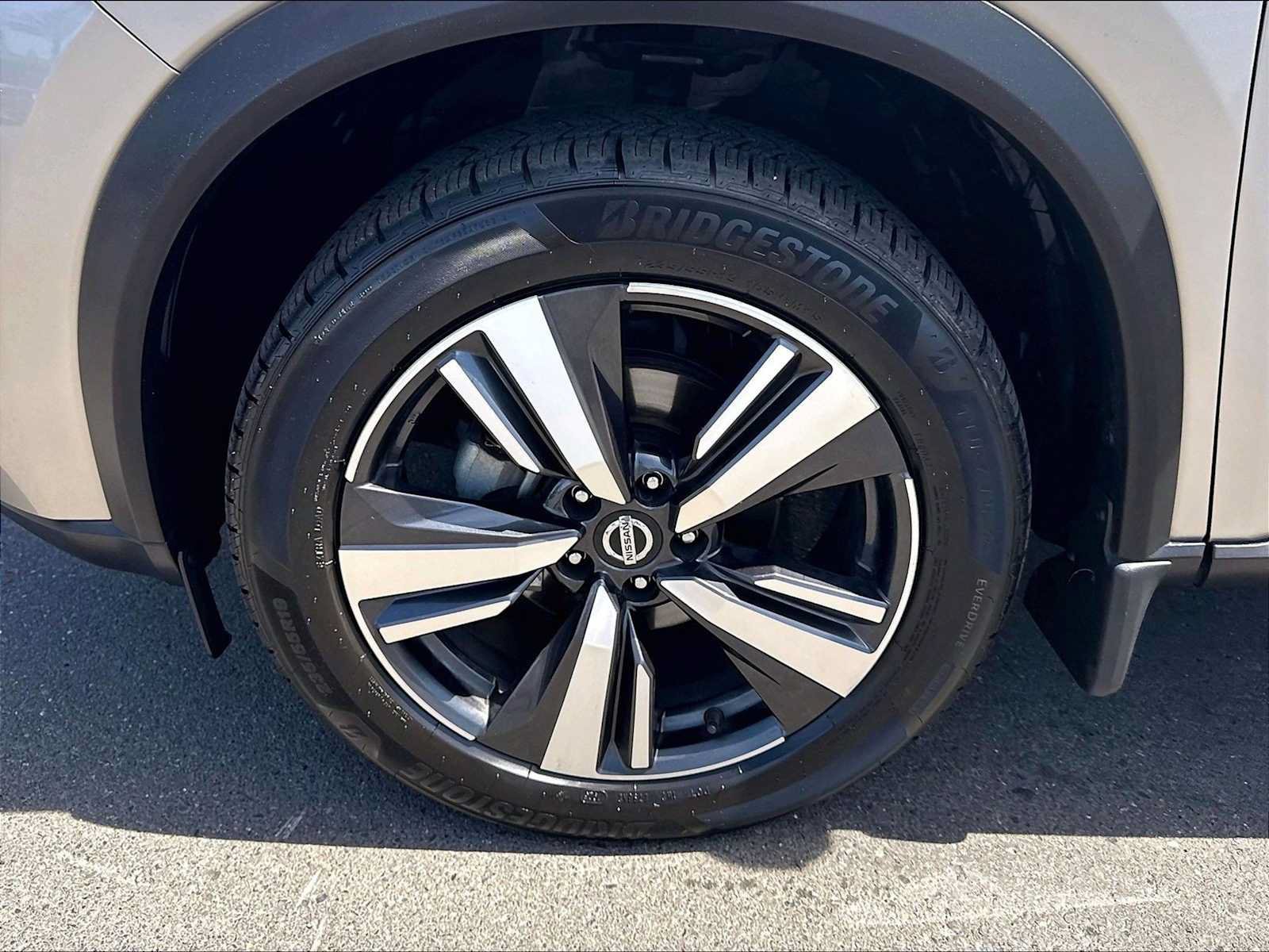 Used 2021 Nissan Rogue SL AWD/4WD image 12
