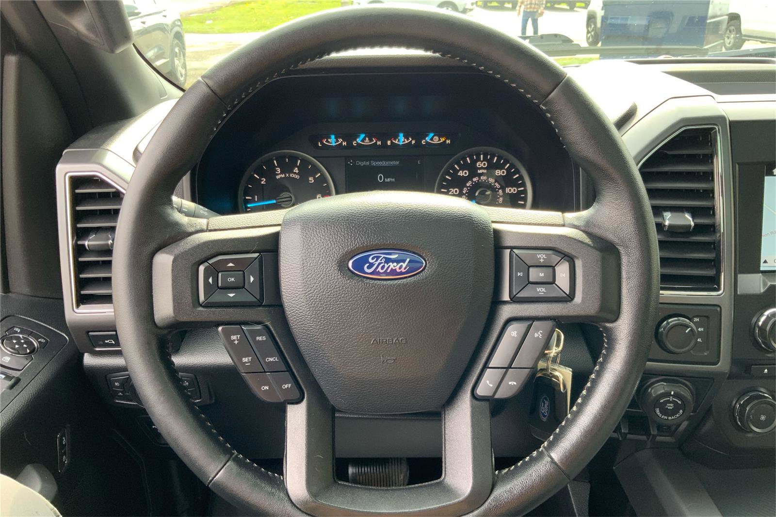 Used 2018 Ford F150 XLT w/ Equipment Group 302A Luxury AWD/4WD image 16