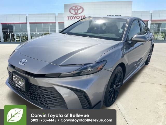 Used 2025 Toyota Camry SE image 7