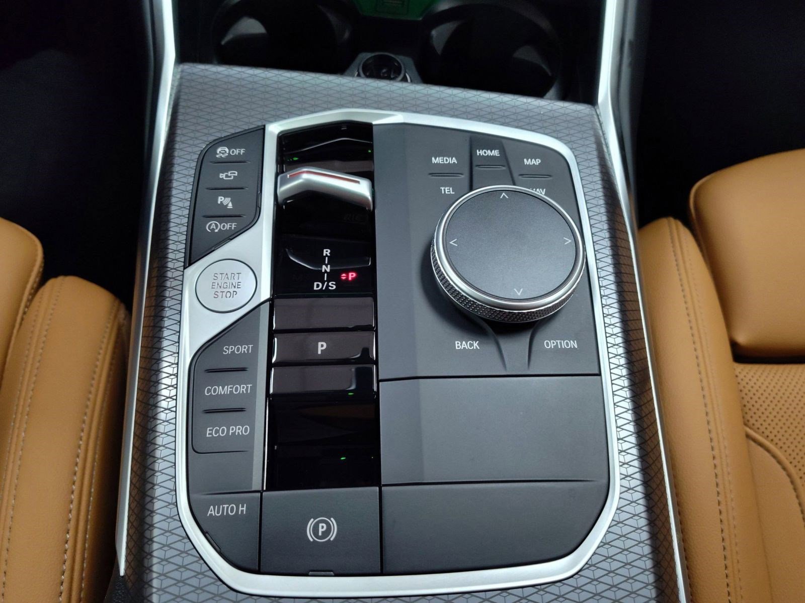 Used 2025 BMW 330i xDrive Sedan w/ M Sport Package image 16