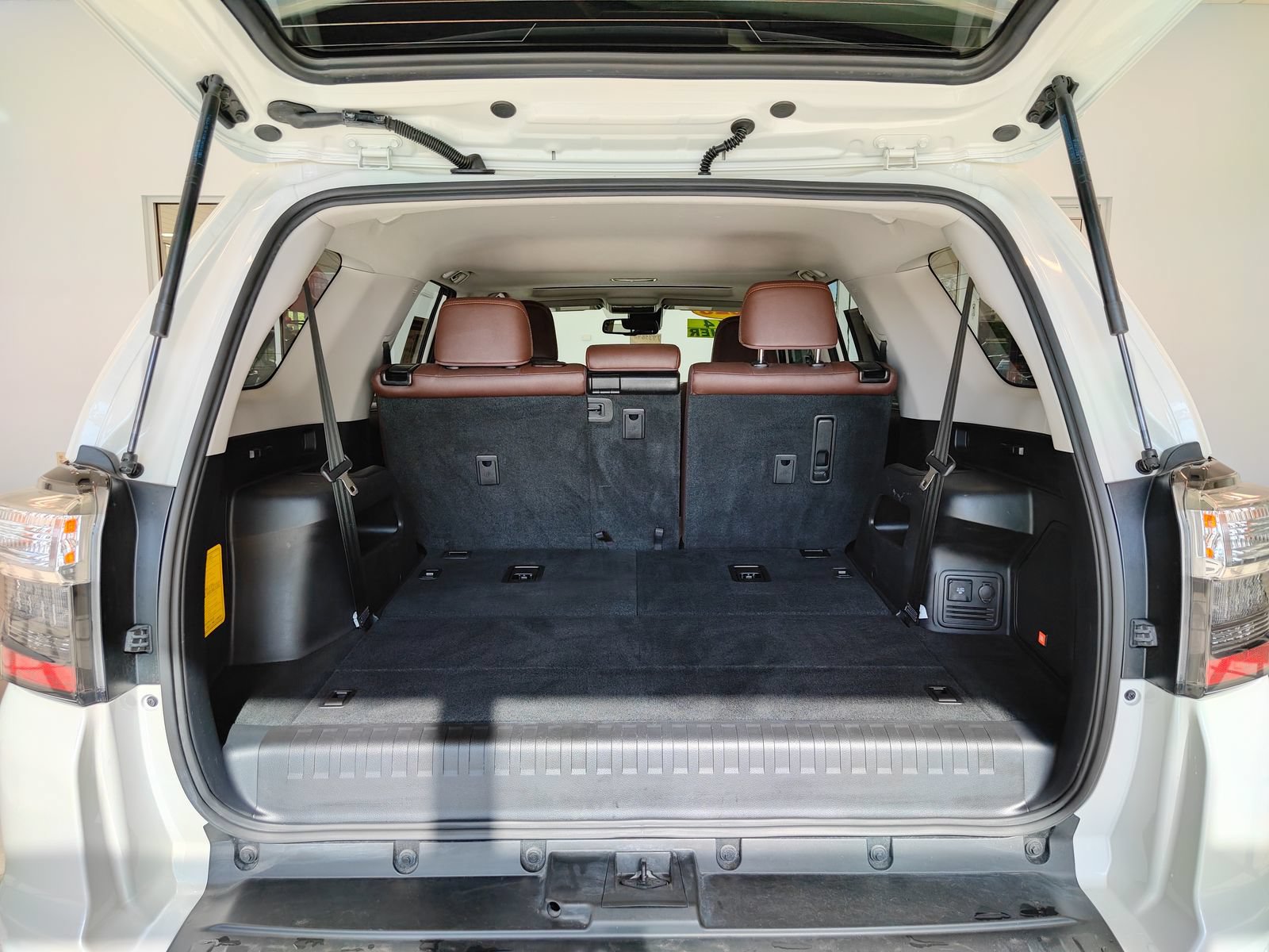 Used 2023 Toyota 4Runner Limited AWD/4WD image 16